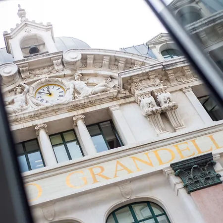 Lv Premier Chiado- Ch * ליסבון